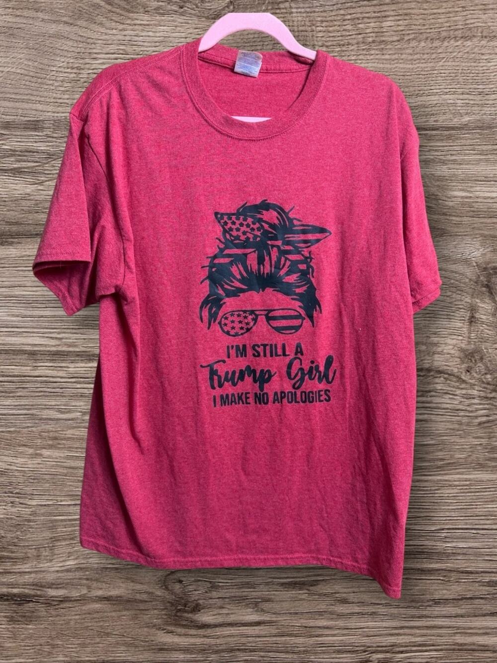 Port & Co red Trump girl tee. Large